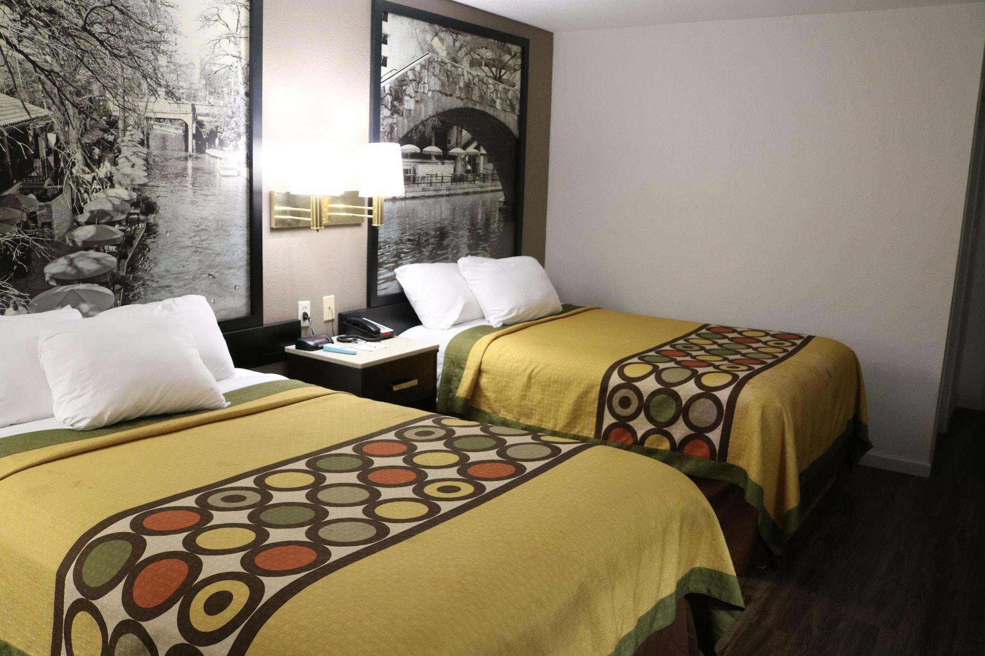 Super 8 By Wyndham San Antonio/I-35 North Hotel Luaran gambar