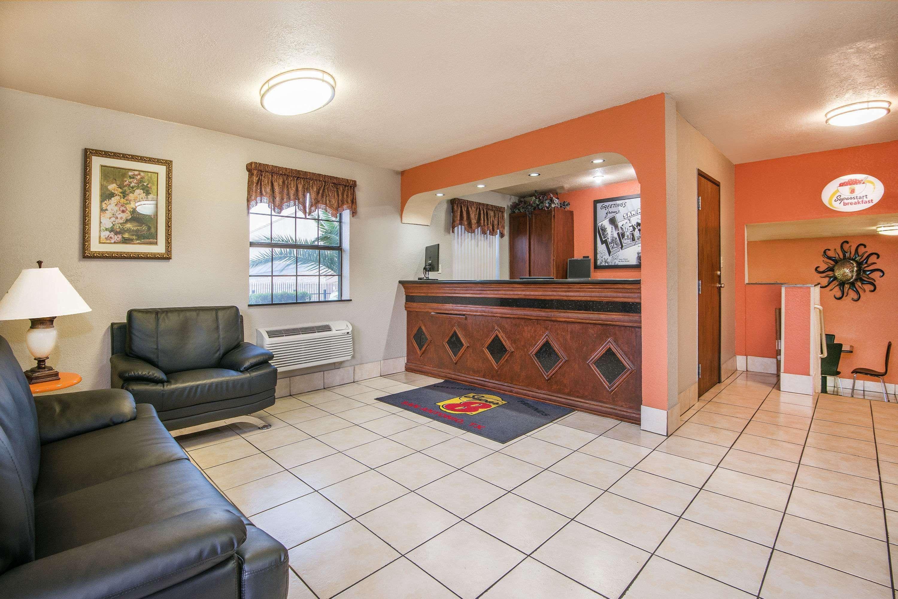Super 8 By Wyndham San Antonio/I-35 North Hotel Luaran gambar